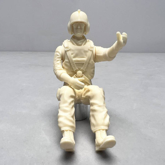 Roban Accessories Pilot Figurine To 500-class BO105 UH1N AH1