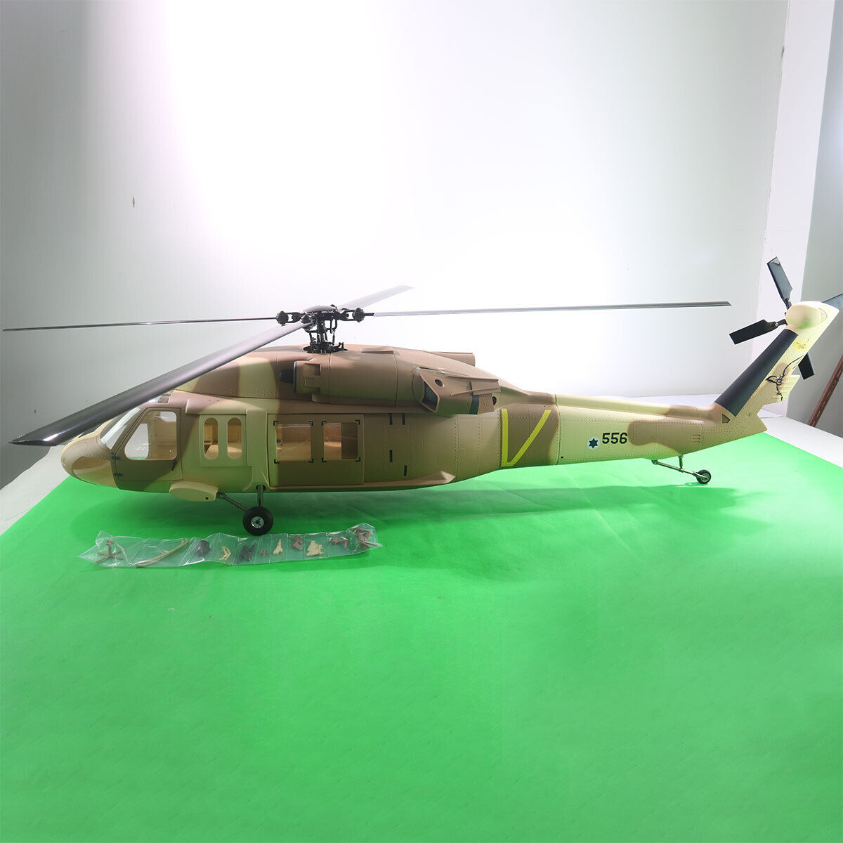 UH-60 700 Size Kit ARF Desert Painting RC Helicopter Fuselage V2 Version Model