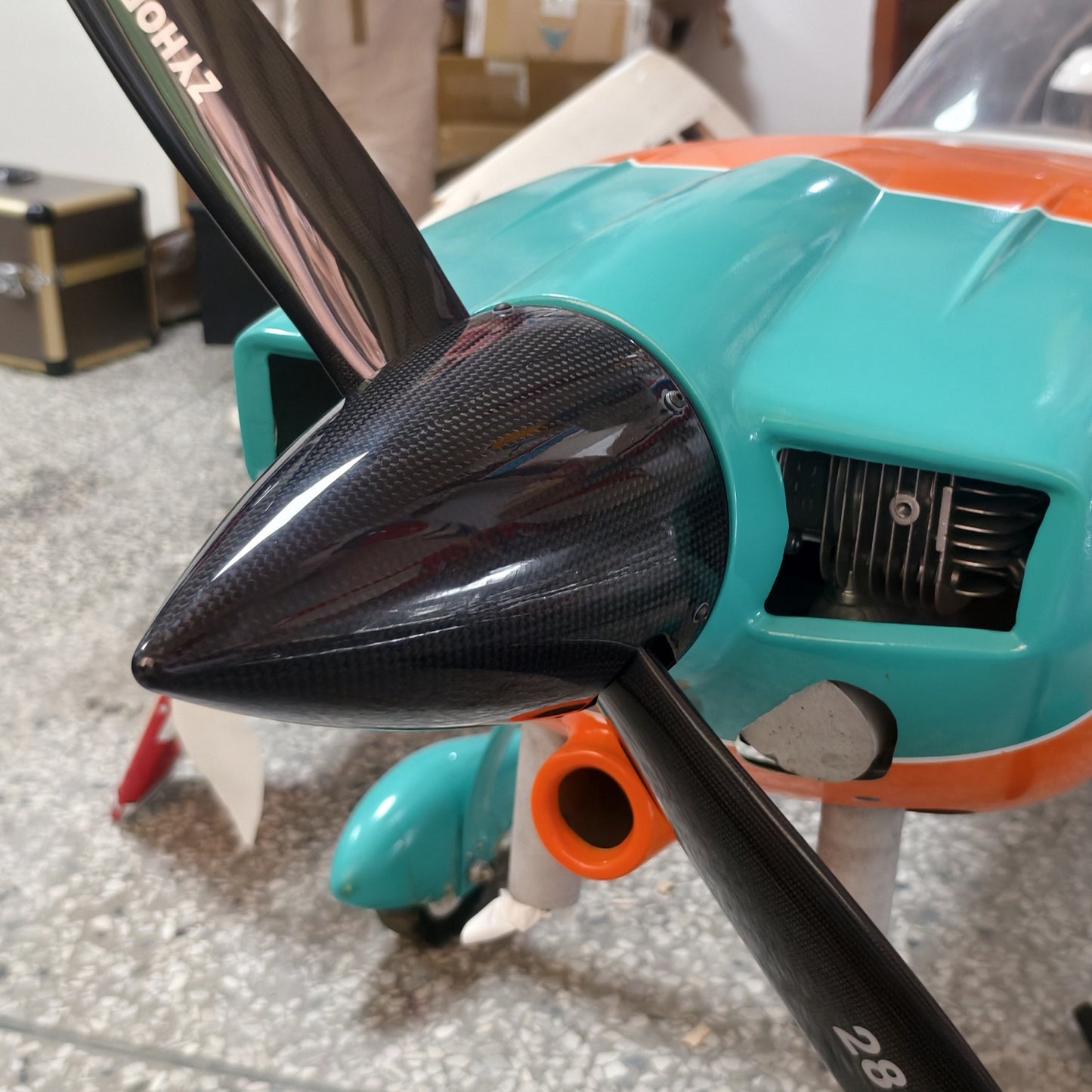 28x10in Carbon fiber Propeller CW with 5in Spinner for DLE120/DLE130/GP123/DA120