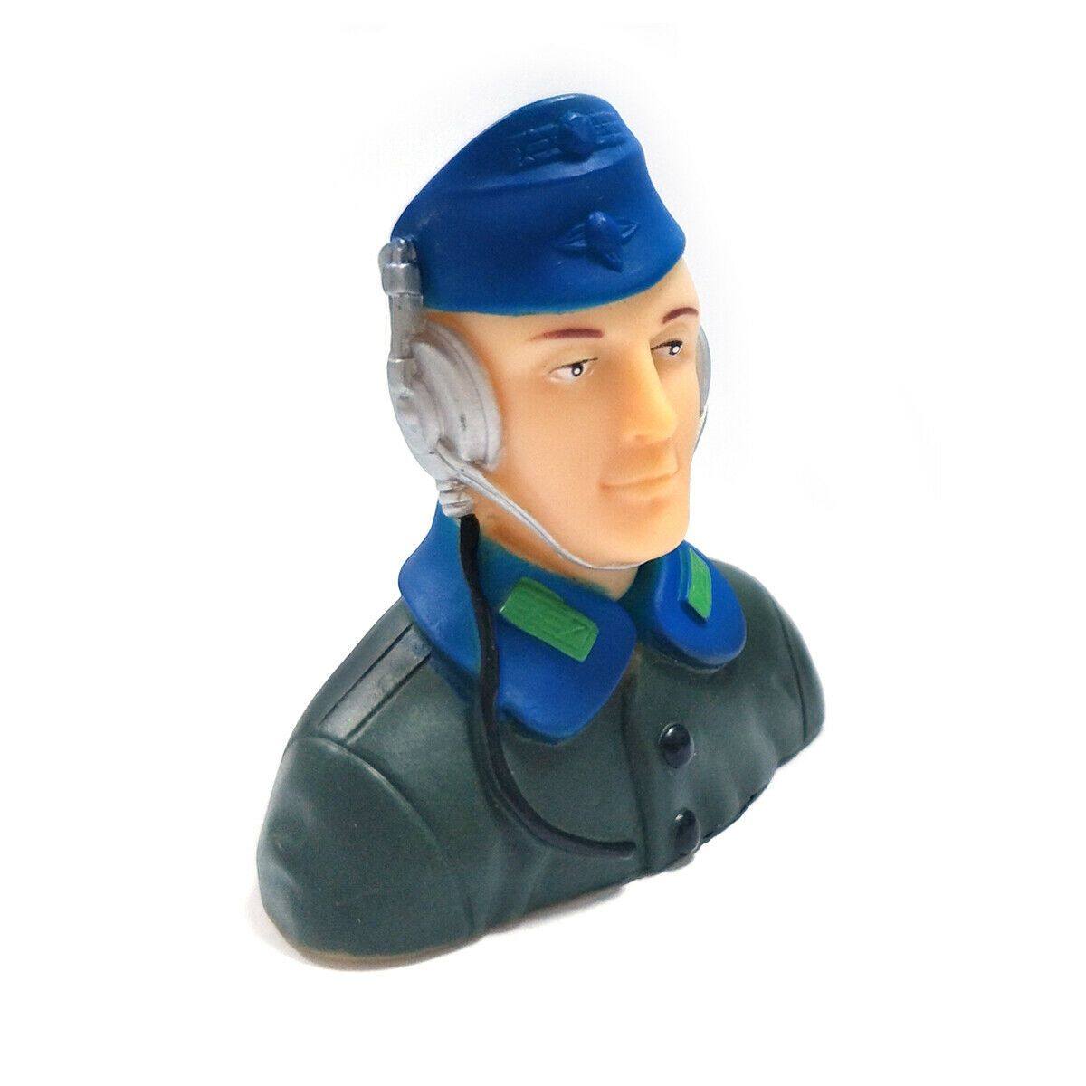 1/7 Scale Pilots Figures L57*W29*H57mm Brown /Army Green