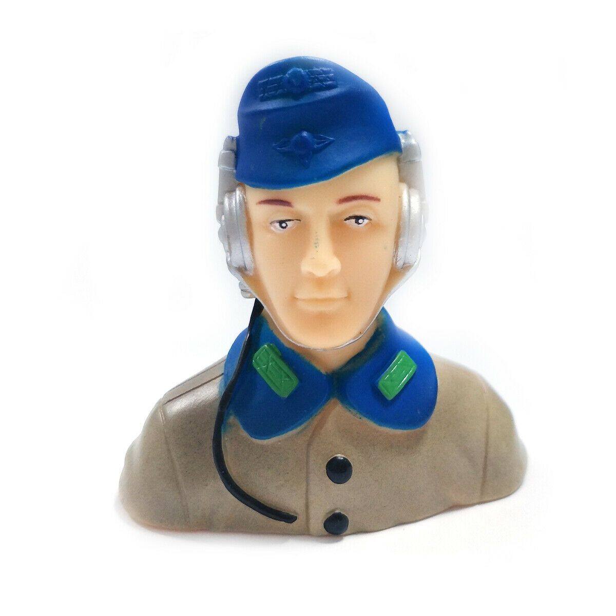 1/7 Scale Pilots Figures L57*W29*H57mm Brown /Army Green